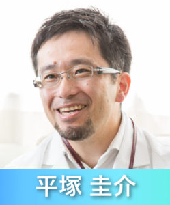 理事長挨拶   わたくしは土浦で育ち、その後は都内の救急救命センターで専門医として勤務し、横浜、東北、四国などで医療に携わりました。 そのなかで急性期医療の厳しさを最前線で身をもって感じ、伝えてきました。 2014年に茨城県に戻り、現在は整形外科医として診療を行っています。 当グループは医療だけでなく介護分野にも広く精通しています。 「人生の最後を自分の家の畳の上で」過ごせるように疾患を予防・治療し、介護の難しい方には施設を利用いただき、より充実した生活を営んでいただくお手伝いをしています。 どうしても医療は「病気を治す」だけと考えてしまいますが、病気を含めて一人の「ヒト」として生きていただくために何ができるのかを当グループ職員は考えています。 健康を害してからでは治療に時間もお金も要してしまうことがなかなか伝わらないジレンマもありますが、市民公開講座などを通して地道な啓蒙活動を行っています。 元気な職員でなければ、利用される方にも良いものは提供できないと考えています。 そのために社員研修や保育事業にも力を入れています。 前理事長の「心豊かな地域づくり」の想いを引き継ぎ、より元気な人があふれる街になれるよう尽力していきます。     病院長挨拶 準備中です…