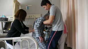 呼吸不全患者の人工呼吸器からの離脱にむけた離床